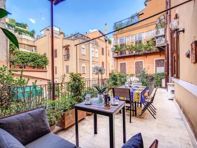 Deluxe Three-Bedroom Apartment 180m+ 30mqs terrace