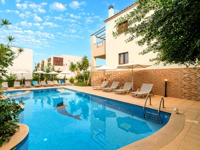 Azure Horizon Villa Heated Pool 28 guests