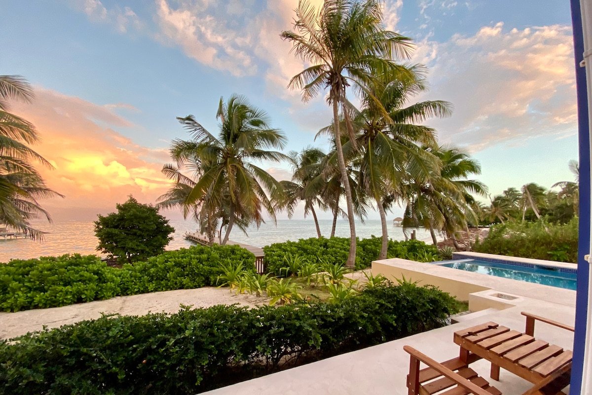 Private 5 bedroom beach house close to town. gallery image 2