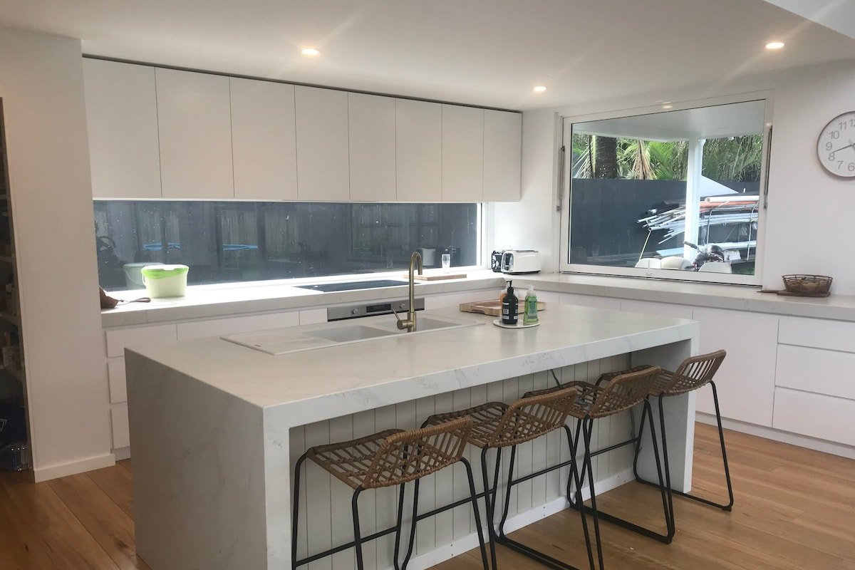 The light house in Byron Bay – with a pool gallery image 4