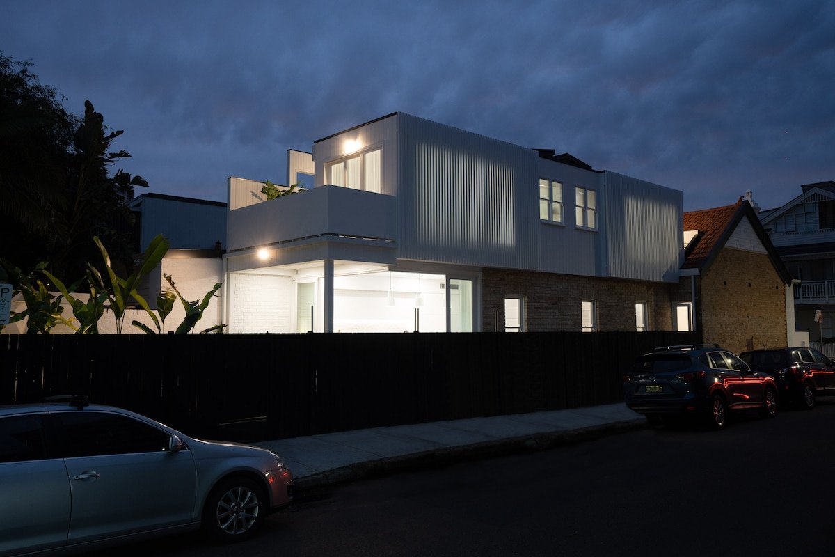 Ultimate Luxury Just 100 Steps from Manly Beach gallery image 5