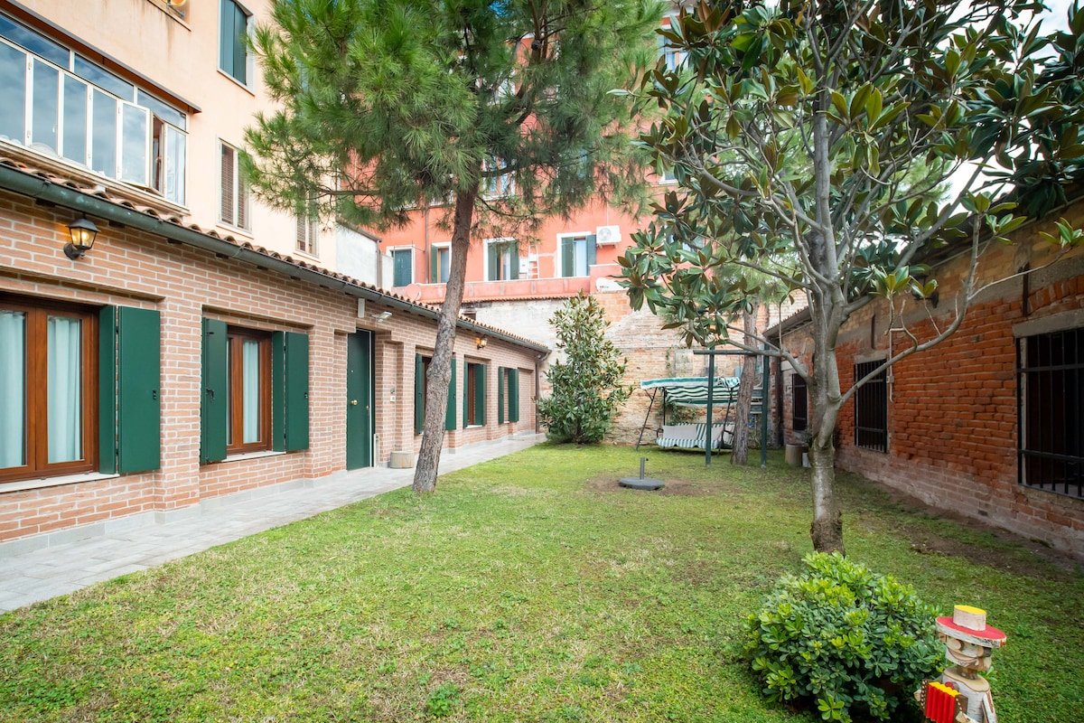 Specchio Venice Villa gallery image 4