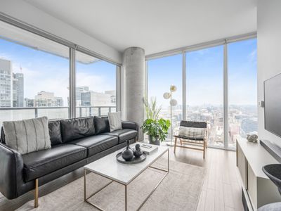 High-Floor Luxury w/ 2 King Beds, Parking, A+ View