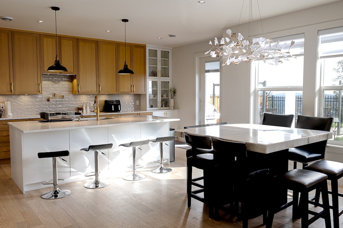 Stunning Bear Mtn Home: 4BR, Views & Fenced Yard gallery image 5