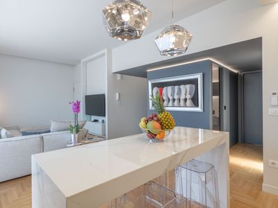 The HostMaster Le Privilège Élégance Flat