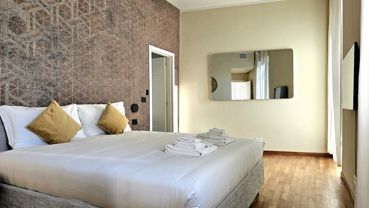 2 Bedroom Apartment with Terrace – 6 Guest – Duomo gallery image 4