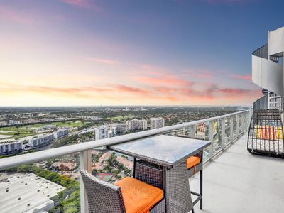 Hyde Penthouse | 2-Story Balcony Terrace by Ventur