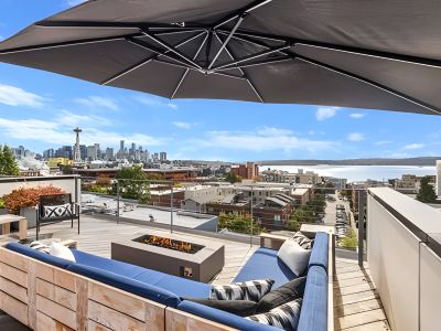 Lovely Modern 3BR Townhome in Lower Queen Anne
