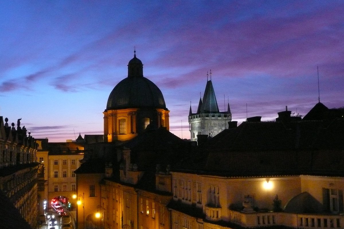 Charles Bridge Apartment gallery image 3