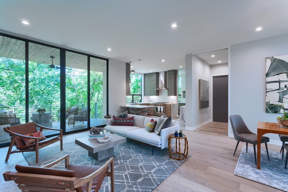 The House of Yes- Luxury Urban Farm House. Walking distance to downtown