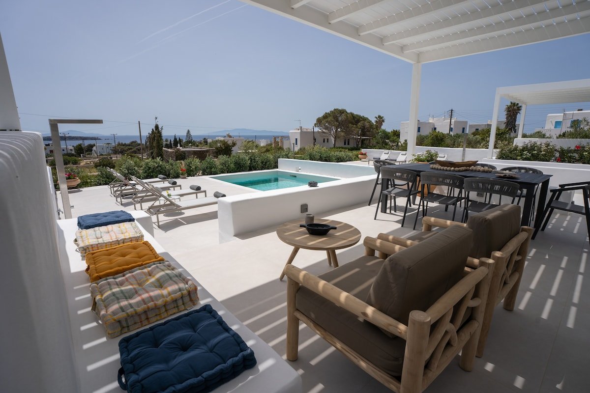 Paros Breeze Luxury Villa gallery image 4