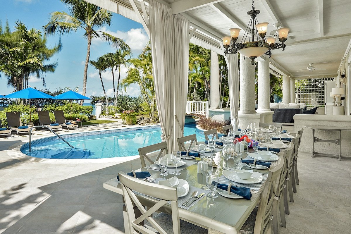 4-Bed Beachfront Villa with Private Pool gallery image 4