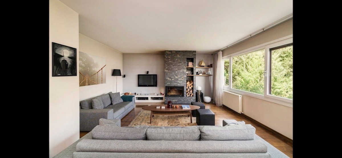 2 Bedroom & Private Terrace with a Lovely View gallery image 2