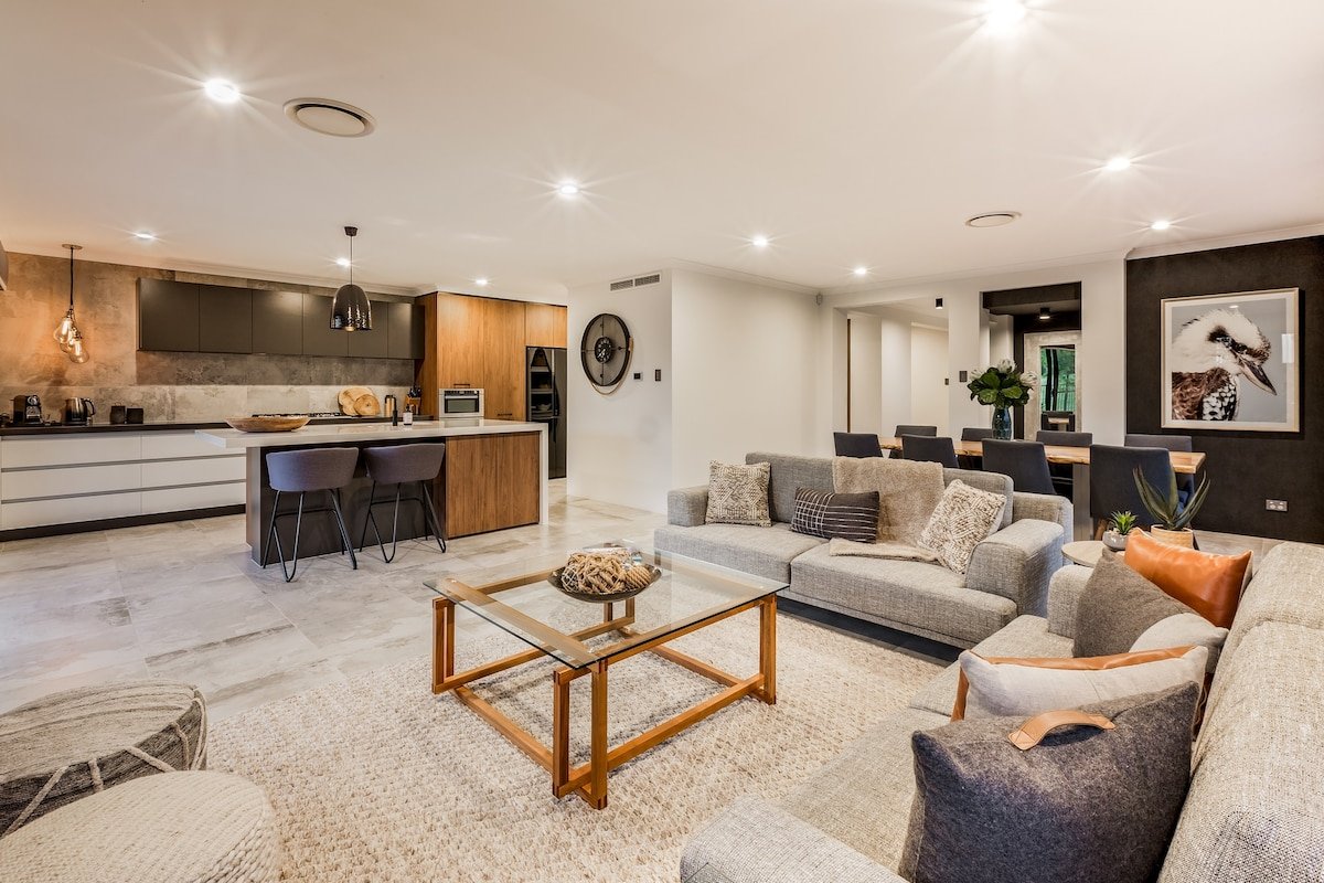 Front 9—A Luxury Golf Lovers Getaway gallery image 3