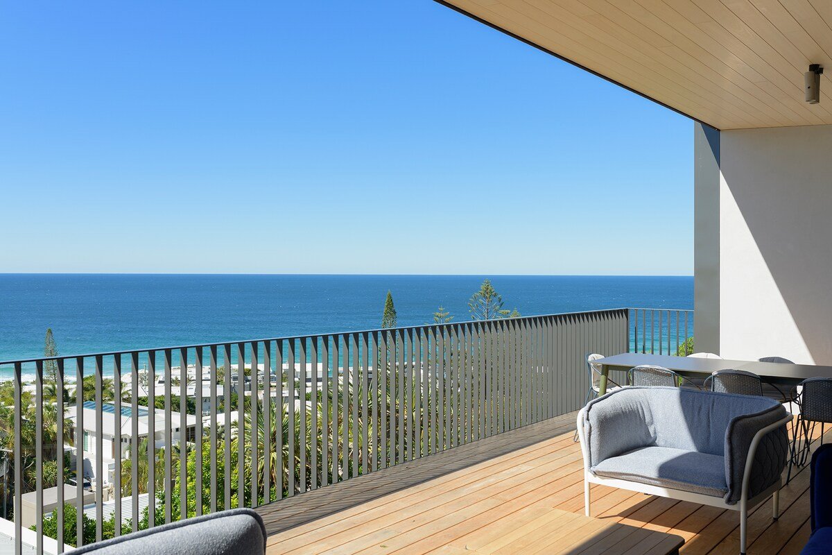 Eagles Nest – 400m to beach, heated pool, sea view gallery image 4