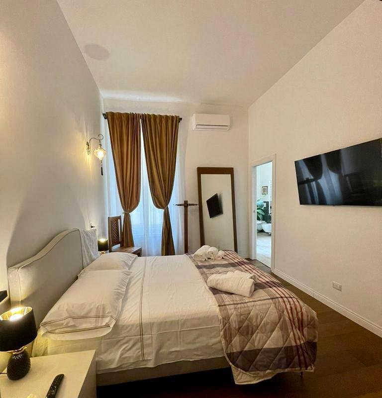 Luxury apartment in center Rome gallery image 4