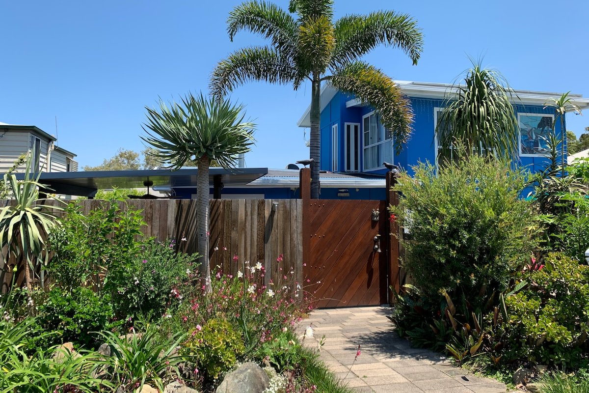 Unique Fun Beach House with Self Contained Unit gallery image 3