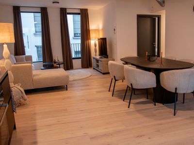 102 – Central Superior suite 102 – Free Parking