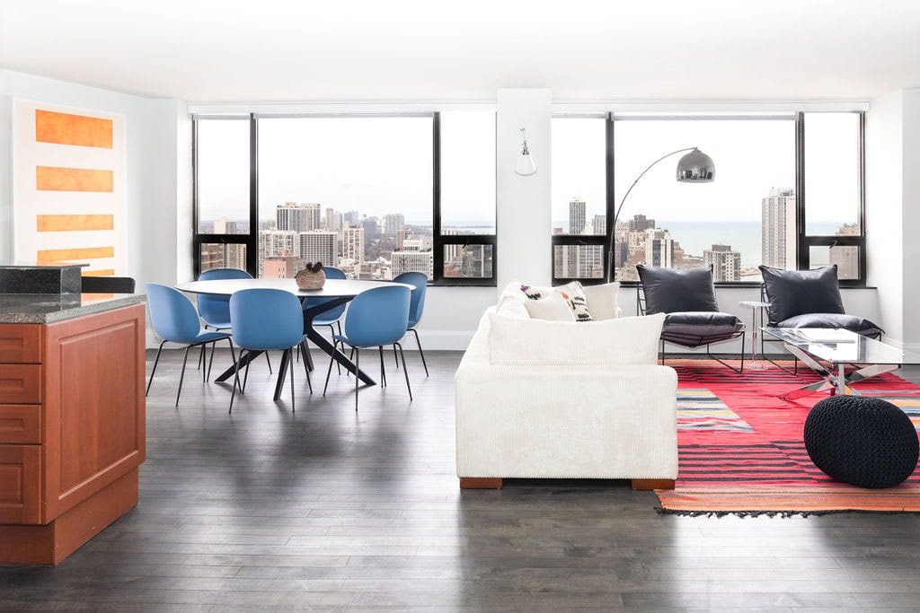 Luxury Designer Penthouse North – Pool – Gold Coas gallery image 2