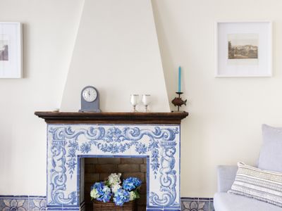 BEST LOCATION-18th Century Charming Apartment!