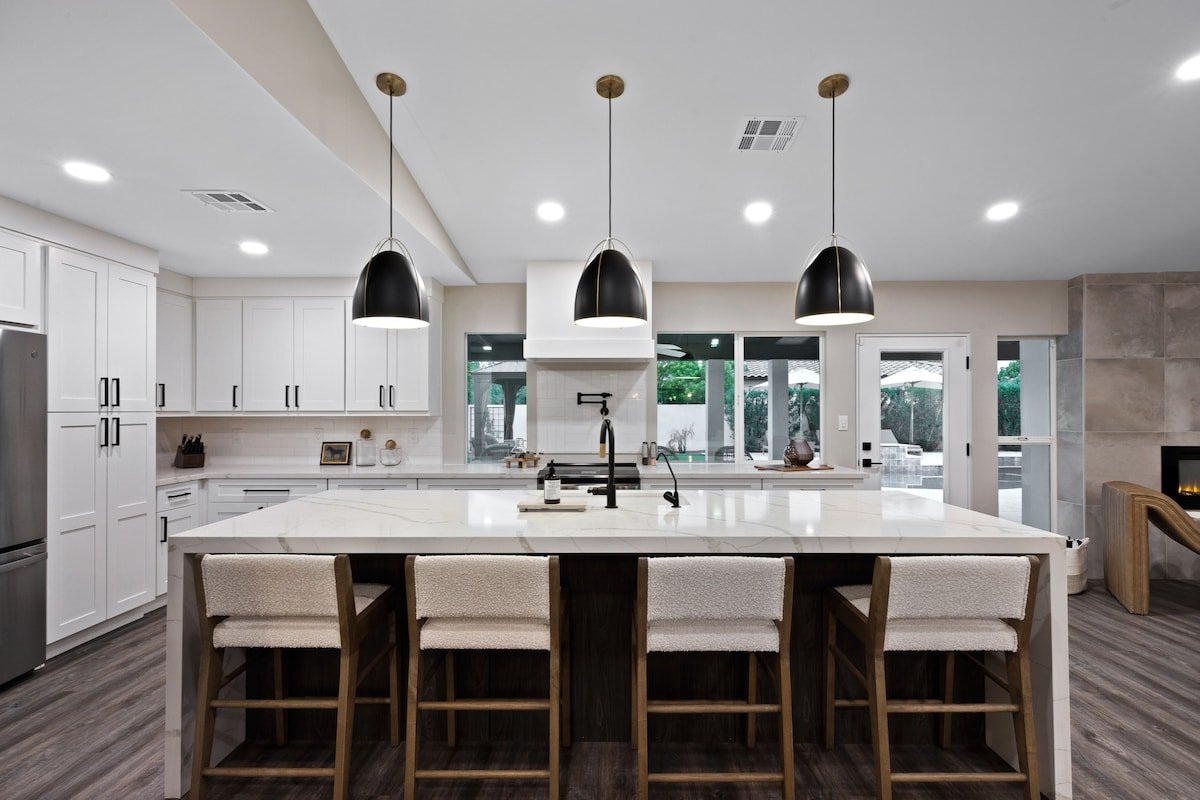 Scottsdale Clubhouse | Pool, Spa & Golf Simulator gallery image 4