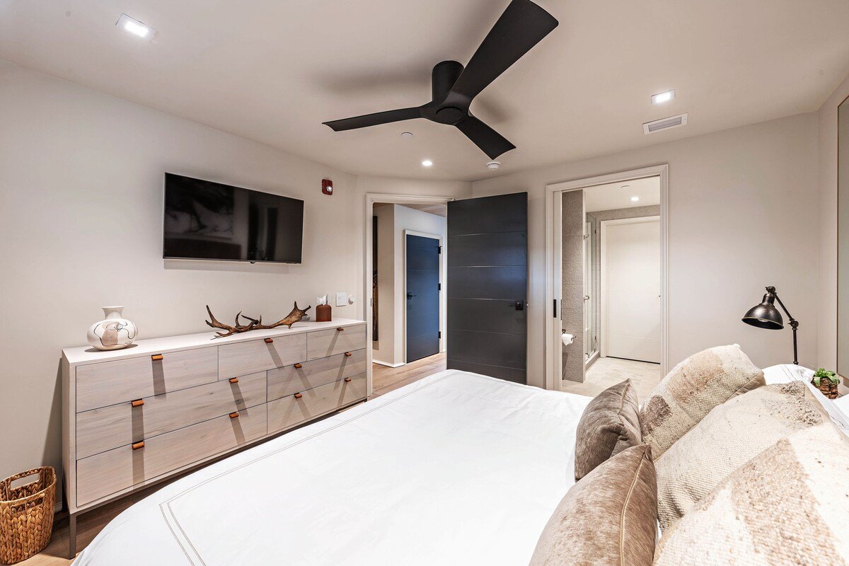 Eagle’s Rest – Top floor 3BR Luxury Residence gallery image 4