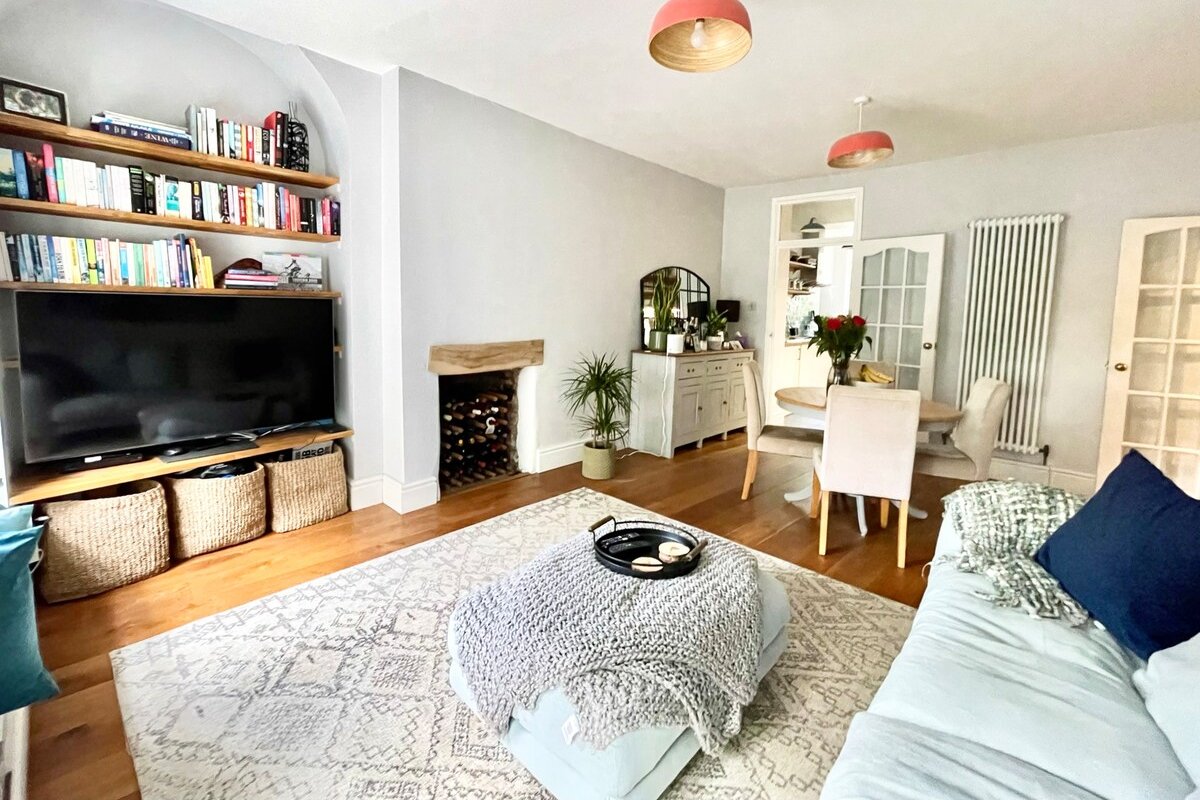 2 Bed Apartment in the Heart of Clifton Village gallery image 5