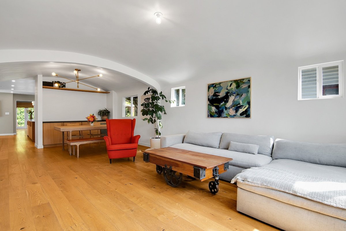 Fully Redone Private Home in SilverLake off Sunset gallery image 3