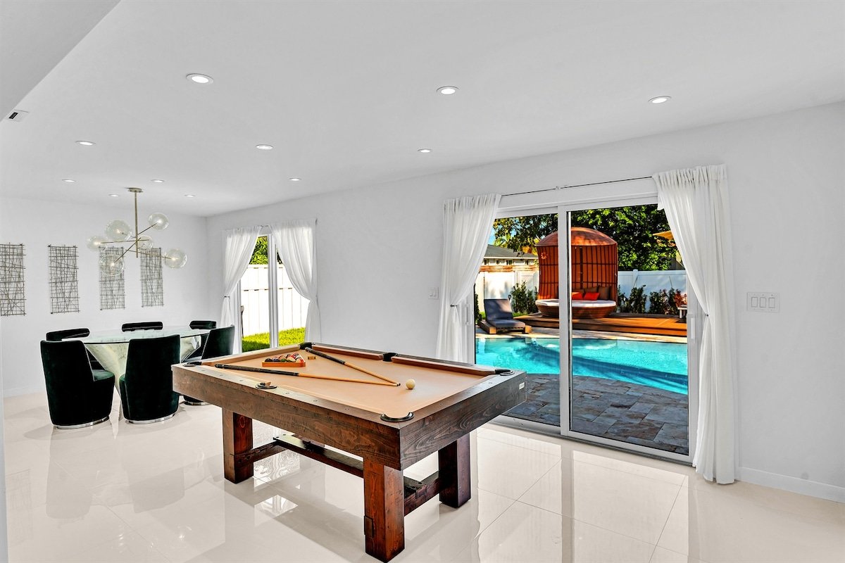 Upscale Hollywood Oasis | Heated Pool & Fire Pit gallery image 2