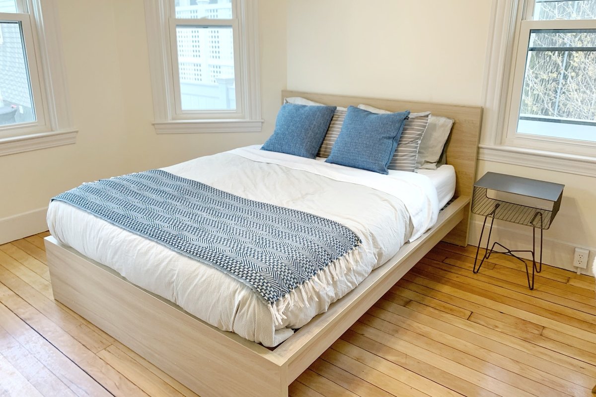 Best Location At Harvard University! Free Parking! gallery image 5