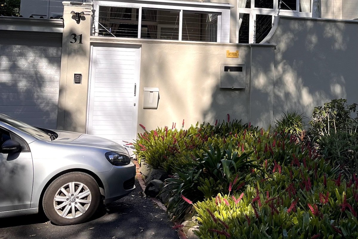 Upmarket, central Newlands home gallery image 3