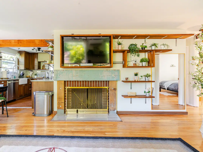 4B2B Home w/Private In-Law Suite