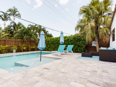 Stylish & Bright ~ 5★ Location, Pool, Hot Tub, Pkg