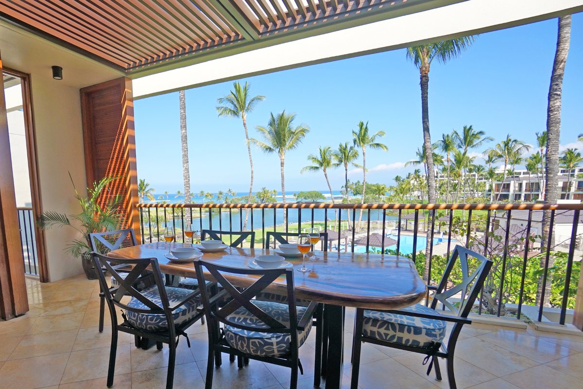 2 Bedroom Penthouse with Amazing Ocean Views!