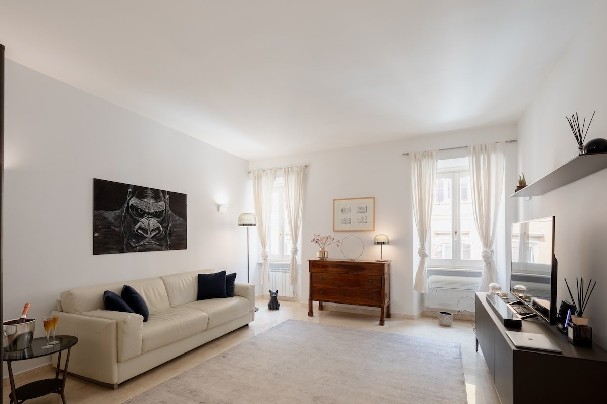Modern and Top Designed Apartment-S.Maria Maggiore gallery image 2