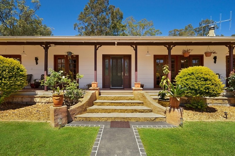 Firefly – Full Resort – House, Cottage and Grounds gallery image 5