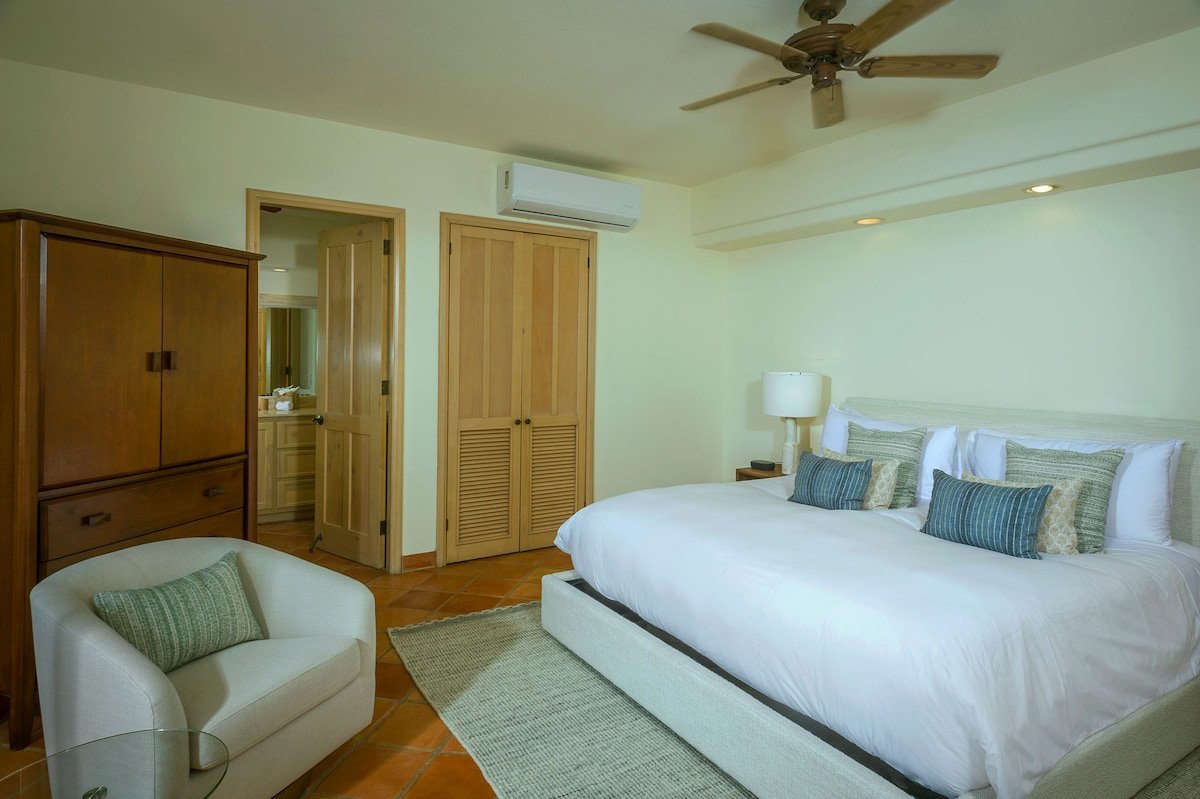 Casa Edwards Too Beach Front Palmilla Sur gallery image 4