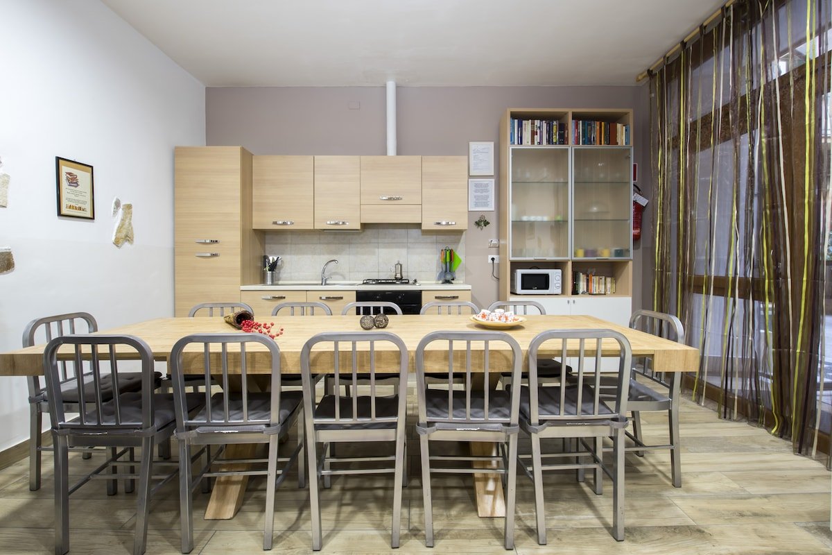 Large Home for Families & Groups near Colosseum gallery image 4