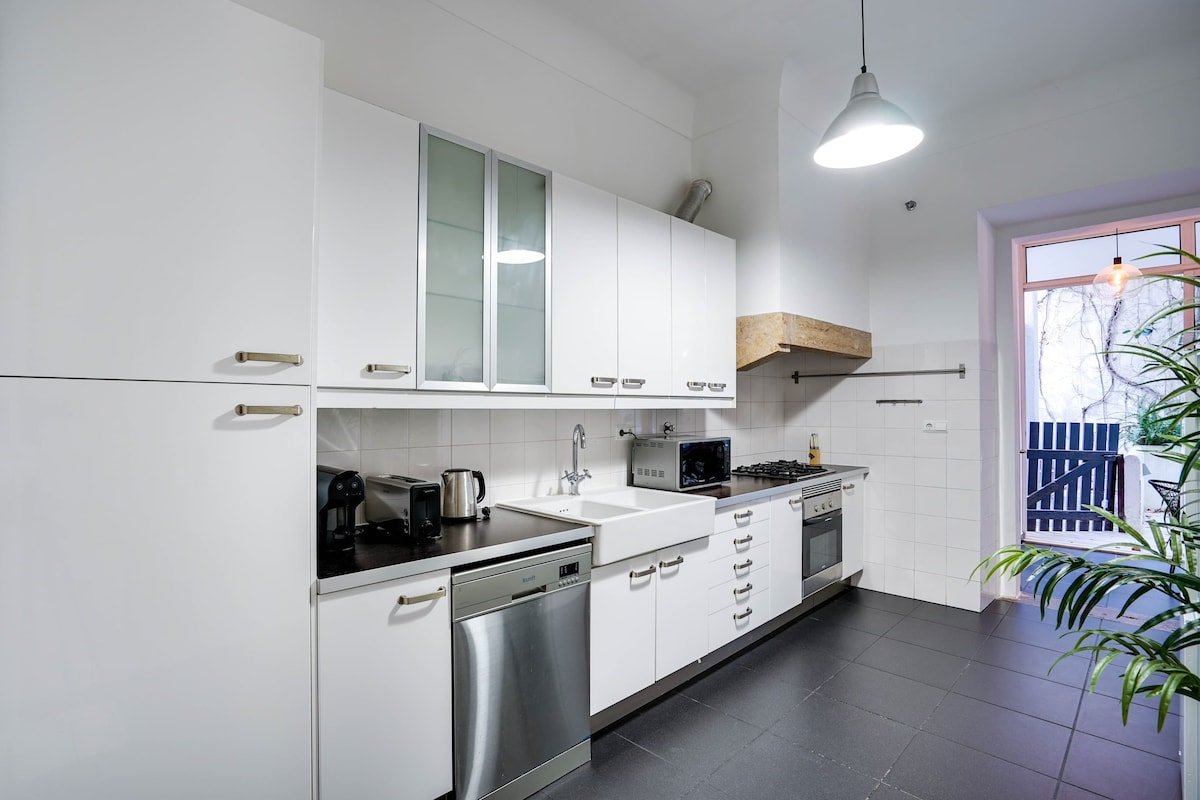 Family Comfort in Principe Real AC and Parking gallery image 5