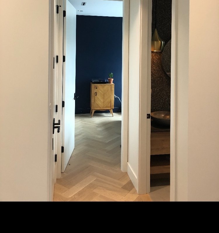 New and Modern Centrally Located 4-Bedroom gallery image 5