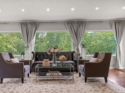 Large Wayzata Home. Close to Everything.