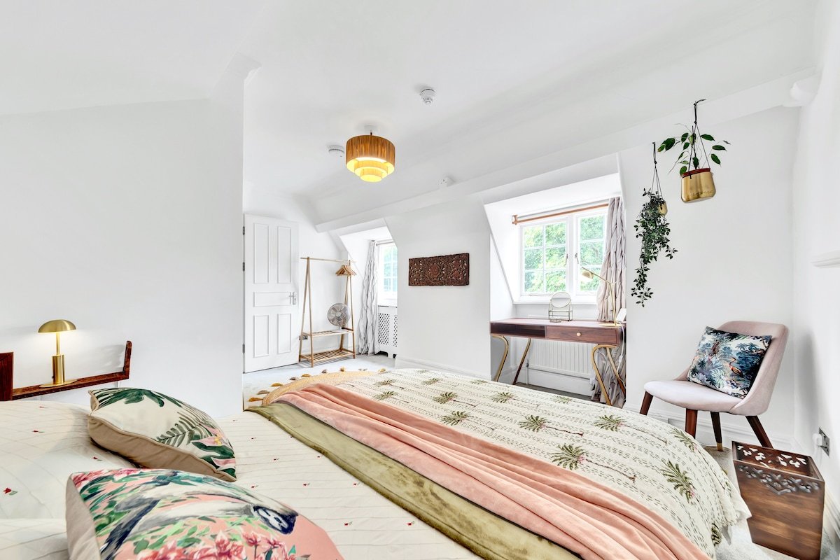 Sycamore – historic retreat, Kensington & Chelsea gallery image 2