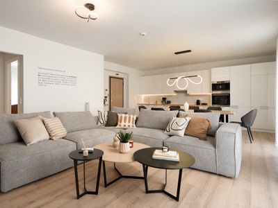 “Seven Hills” Elegant Family Apartment w/ Balcony