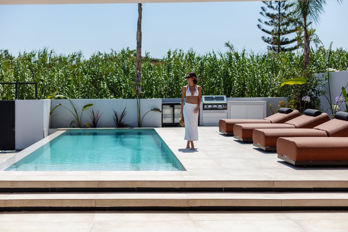 Nuera II: Modern 4BR Villa, 300m from the Beach