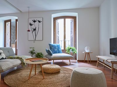 60 Balconies Design 2D + 2B