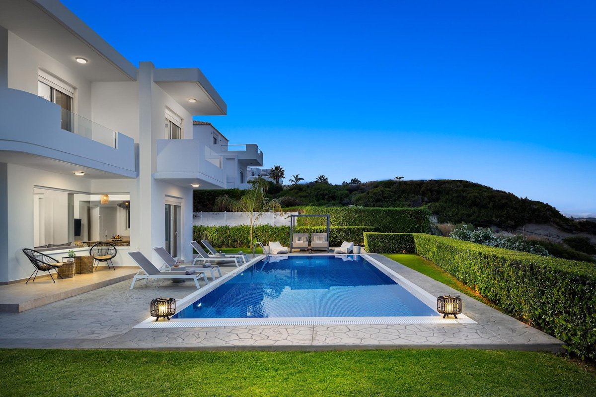 Hill and Sea View Villa gallery image 4