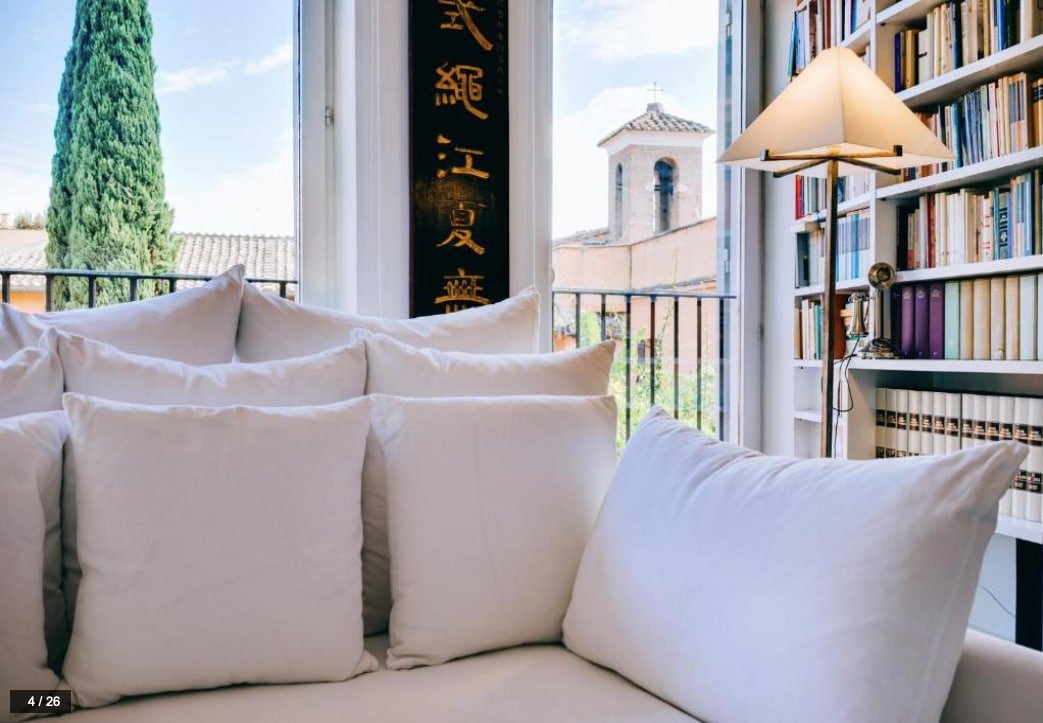 Luxury art apartment in Trastevere with terrace gallery image 5