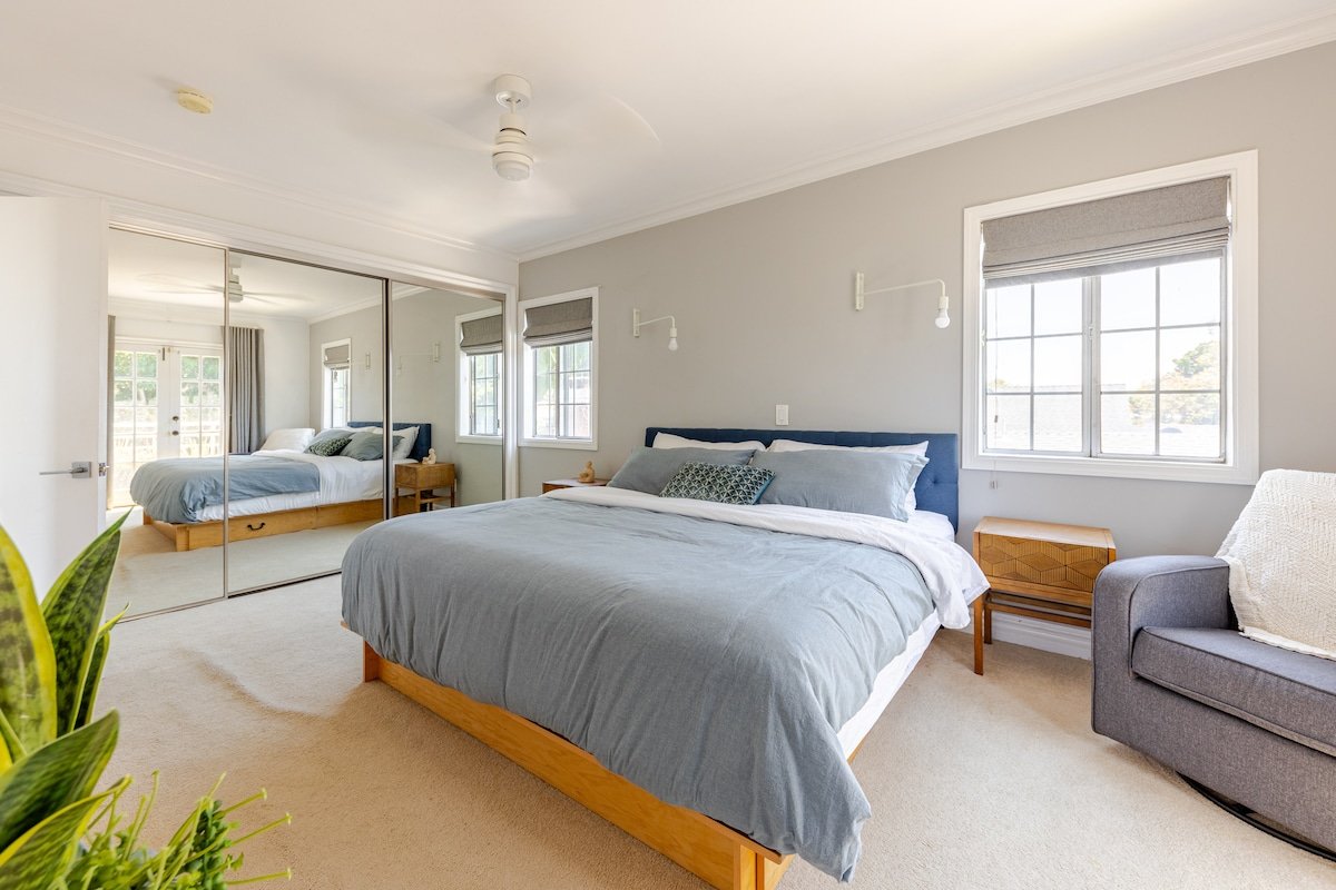 Stylish house 10 minutes from the beach gallery image 4