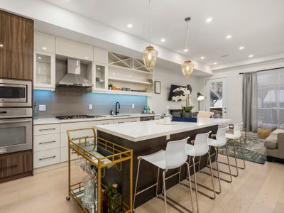 Long Term Rental – Spacious Home w/ Free Parking!