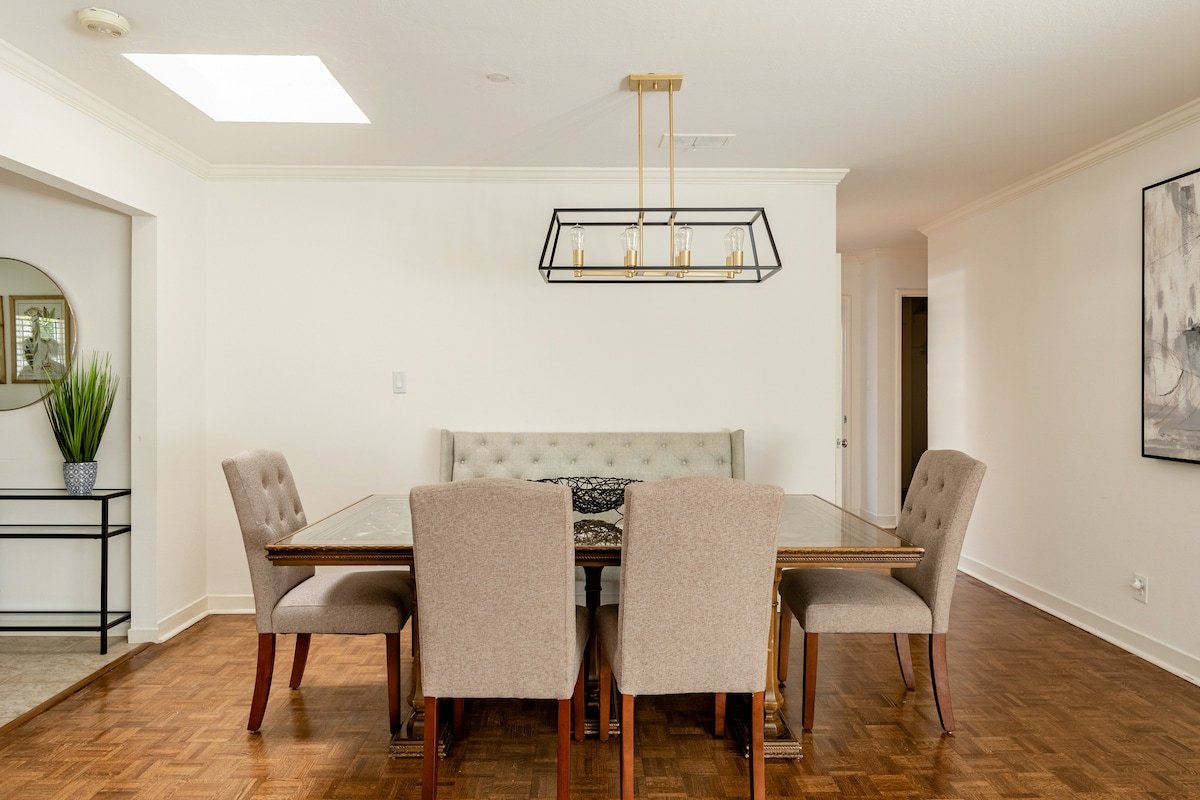 Charming, spacious, cozy 4BR near Stanford gallery image 5